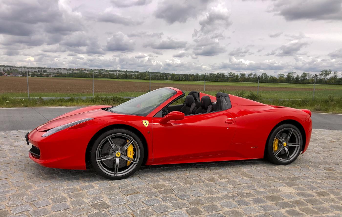 FERRARI 458 SPIDER