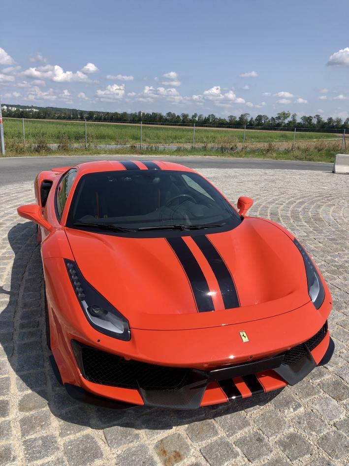 FERRARI 488 PISTA